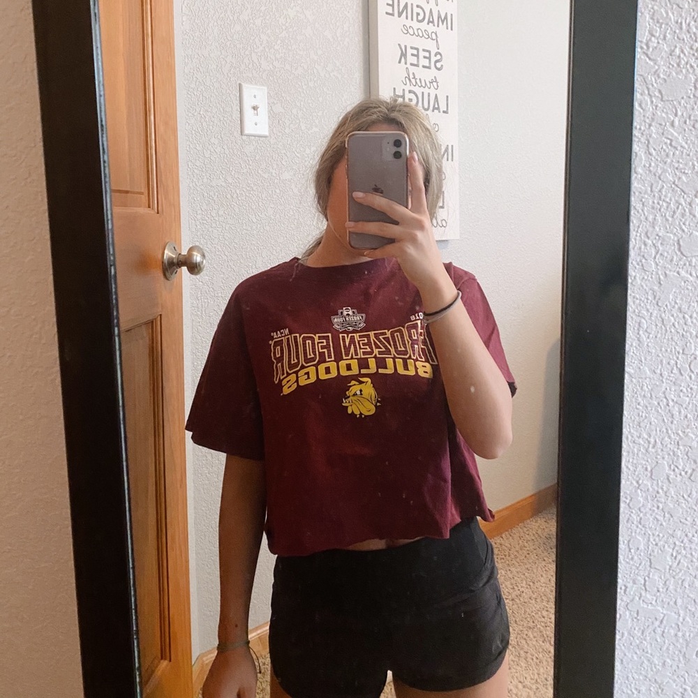 Cropped t shirt